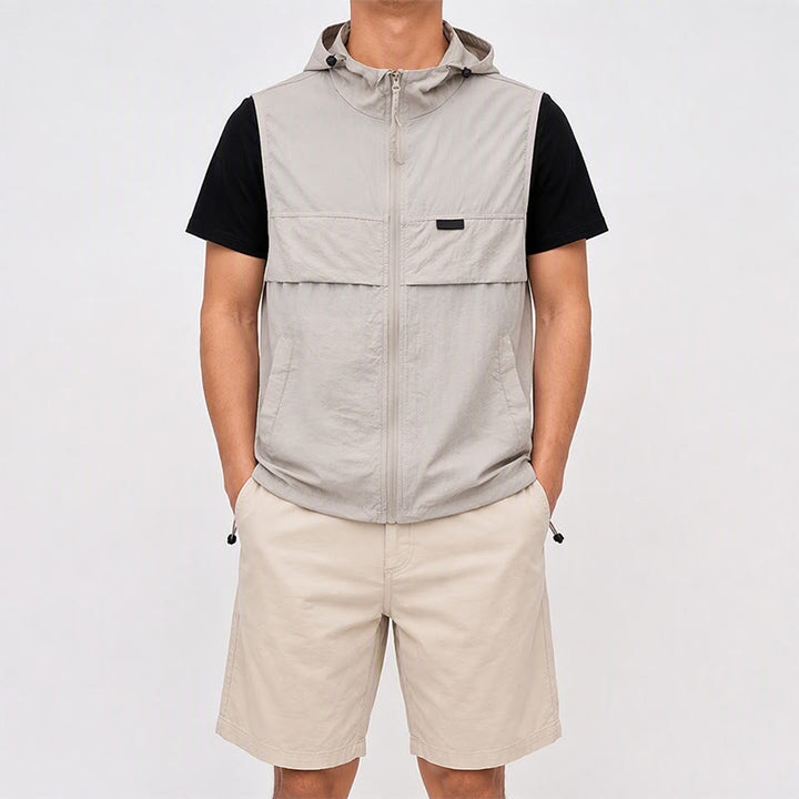 Gilet sportivo da uomo traspirante con cappuccio e protezione solare per attività all'aperto. - image 1