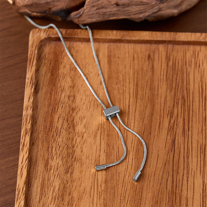 Collana bolo minimalista e delicata con chiusura regolabile a cursore. - Argento - image 4