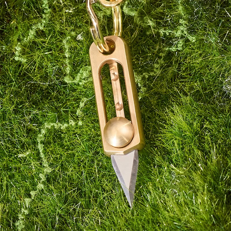 Coltello multiuso retrattile EDC e portachiavi con fischietto di emergenza Wolf - image 4