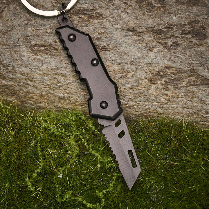 Portachiavi con ornamento fitness e piccolo coltellino tascabile pieghevole - image 3