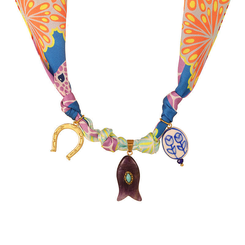 Collana con foulard colorato portafortuna a forma di ferro di cavallo e pesce - image 3