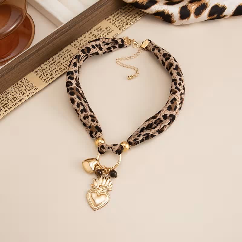 Sciarpa/collana con motivo leopardato Wild At Sacred Heart - image 1
