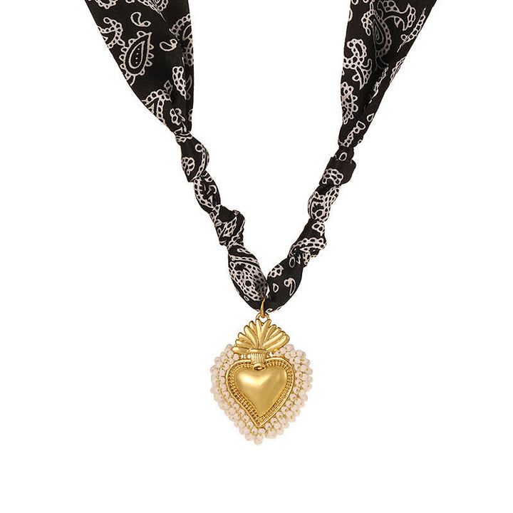 Collezione di collane con bandana e bandana annodate a mano con motivo paisley del Sacro Cuore - Nero e avorio - image 8