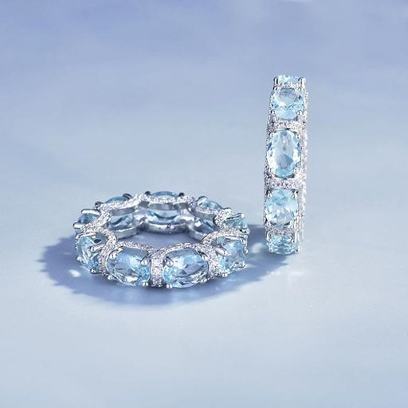 Anello a fascia eternity con cristalli azzurri e pavé di zirconi, anello impilabile da donna - image 2