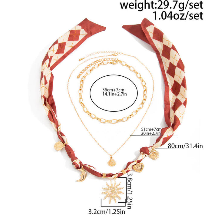 Set di 3 pezzi composto da bandana, sciarpa e collana con motivo a rombi bordeaux "Sole e Luna". - image 4