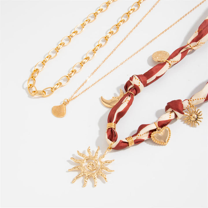 Set di 3 pezzi composto da bandana, sciarpa e collana con motivo a rombi bordeaux "Sole e Luna". - image 3