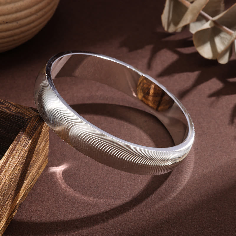 Bracciale rigido chiuso a occhiello di gatto, ampio, stile vintage lucido, per donna. - image 1