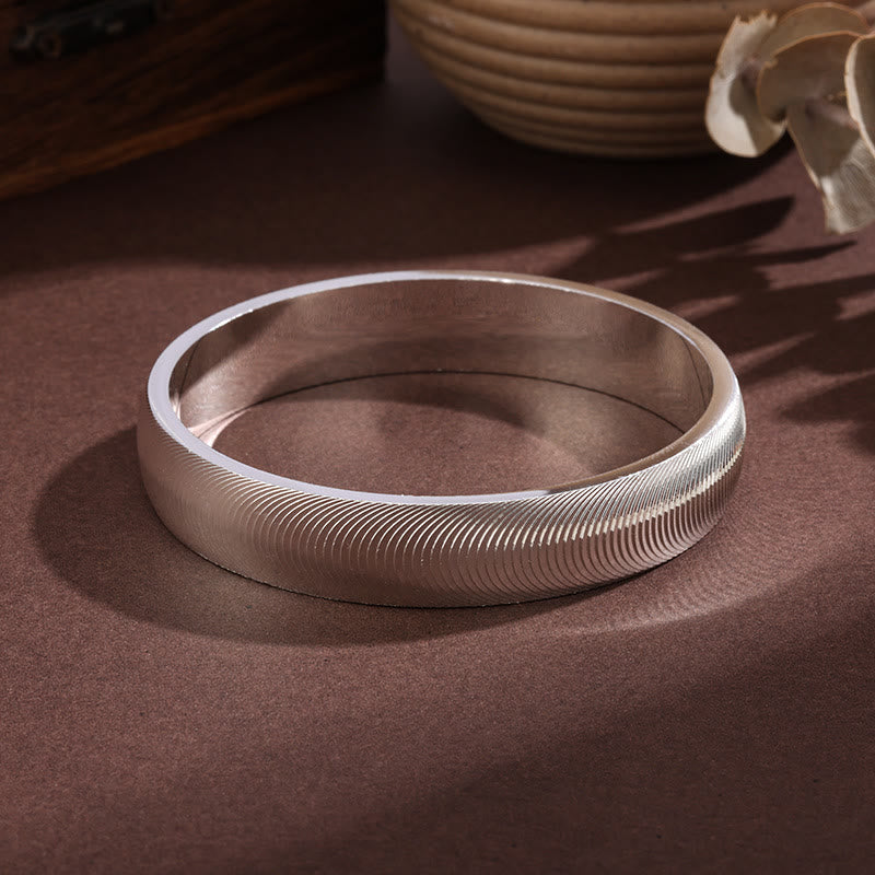 Bracciale rigido chiuso a occhiello di gatto, ampio, stile vintage lucido, per donna. - image 3