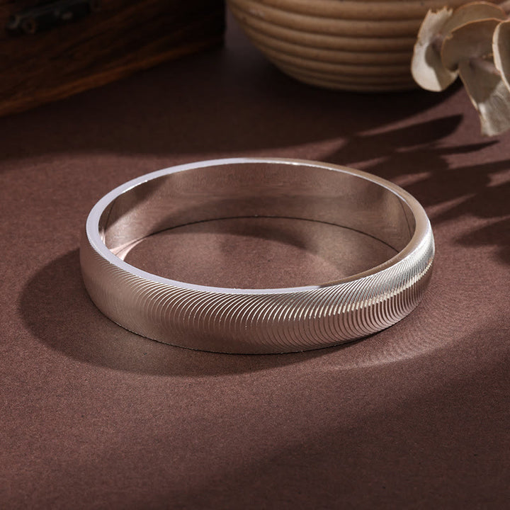 Bracciale rigido chiuso a occhiello di gatto, ampio, stile vintage lucido, per donna. - image 3