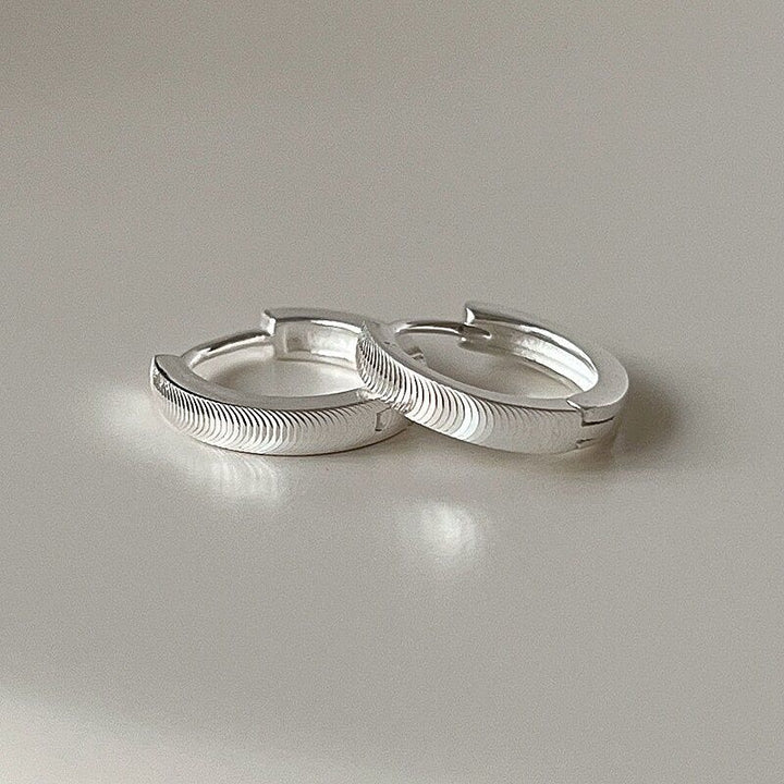 Orecchini a cerchio da donna in argento S925 con motivo a occhio di gatto testurizzato - Argento - image 0
