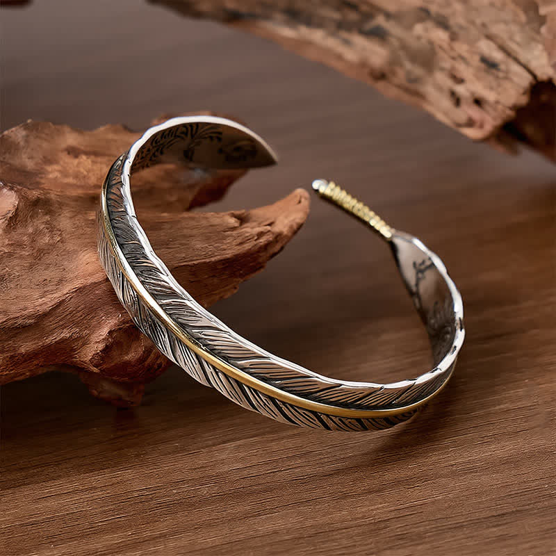 Bracciale a polsino aperto con totem a piuma singola Spirit bicolore. - image 3
