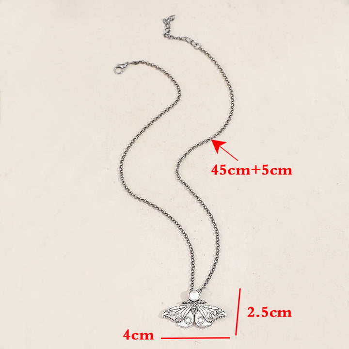 Collana con ciondolo a forma di falena e fasi lunari - image 4