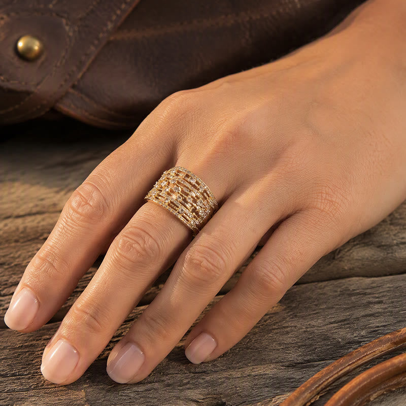 Anello da donna a fascia larga con pavé di zirconi. - image 6