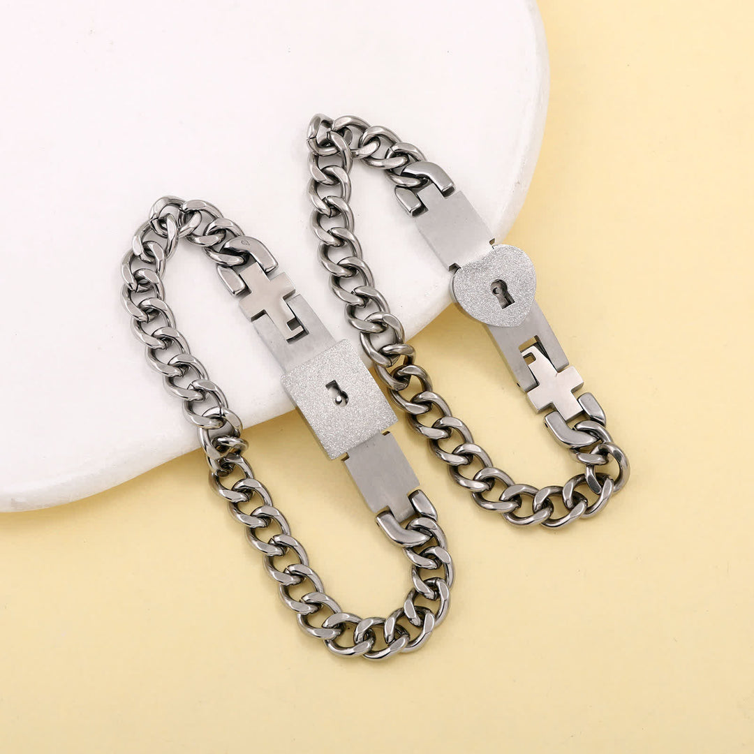 Set di 2 braccialetti coordinati per coppie con lucchetto a forma di cuore e chiave intrecciati - image 7