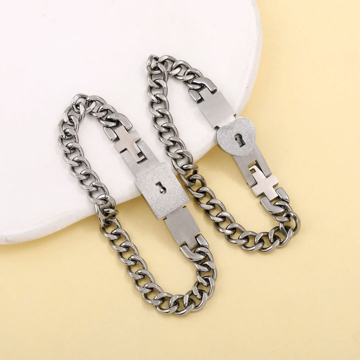 Set di 2 braccialetti coordinati per coppie con lucchetto a forma di cuore e chiave intrecciati - image 7