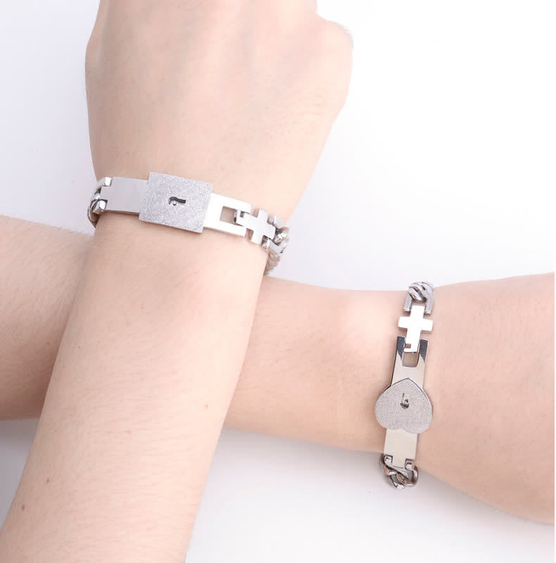 Set di 2 braccialetti coordinati per coppie con lucchetto a forma di cuore e chiave intrecciati - image 1