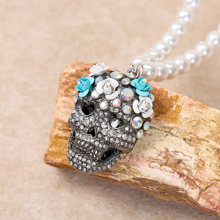 Collana con teschio di zucchero e perle, con strass di cristallo e fiori - image 6