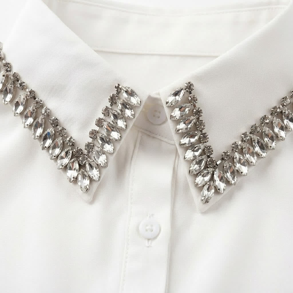 Camicia da donna con colletto finto a punta staccabile e strass di cristallo. - image 2