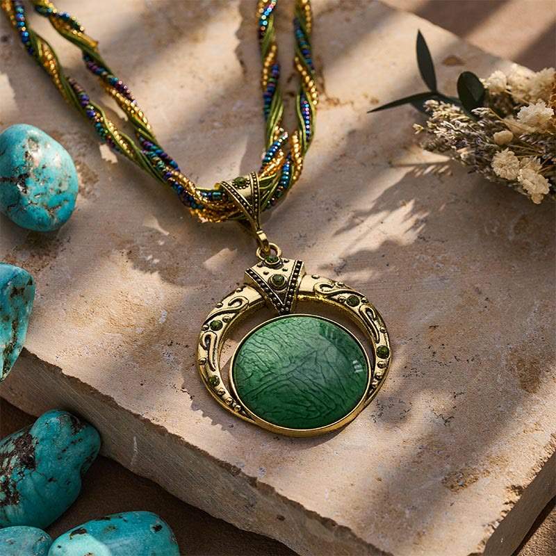Collana bohemien vintage fatta a mano con perline e pietra rotonda - image 4