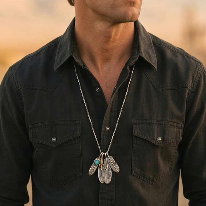 Collana da uomo vintage western con ciondolo a quattro piume - image 1
