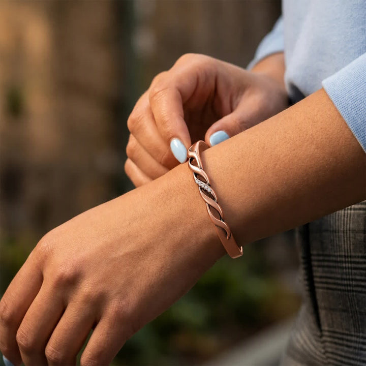 Bracciale magnetico con apertura a torsione infinito scintillante - image 1