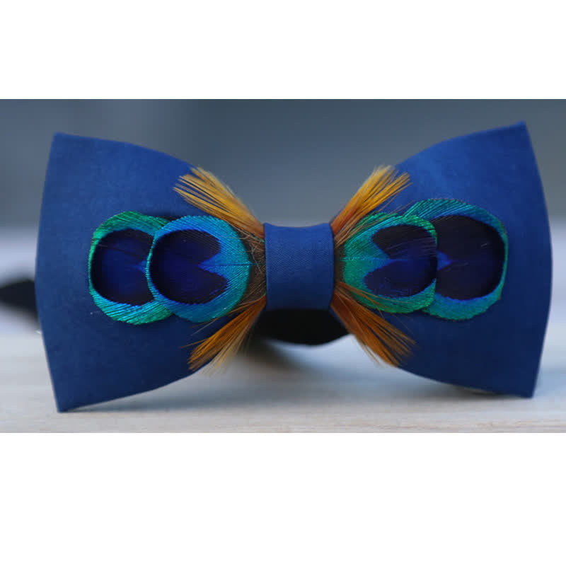Papillon con piume grandi a coda di pavone blu navy