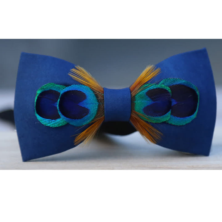 Papillon con piume grandi a coda di pavone blu navy