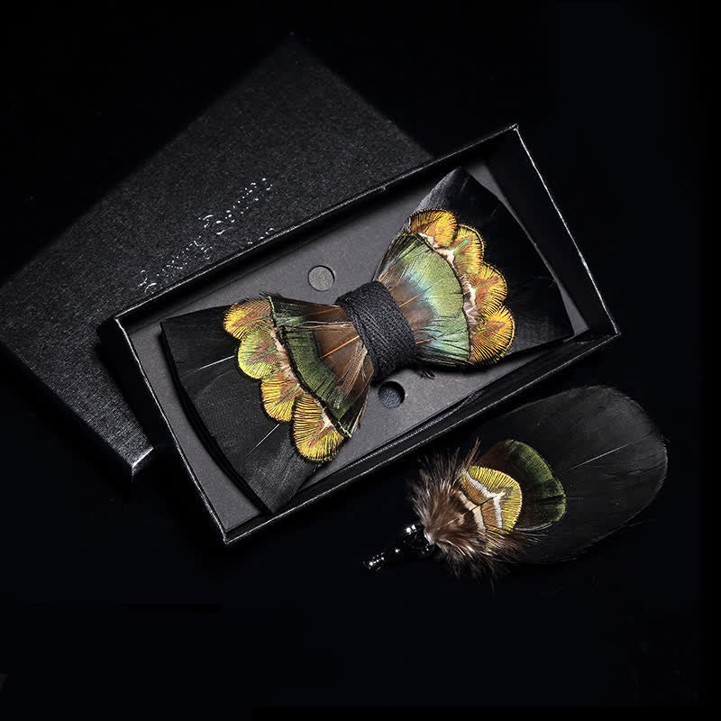 Papillon con piume nere e giallo-verdi con spilla da bavero - Adulto - image 0