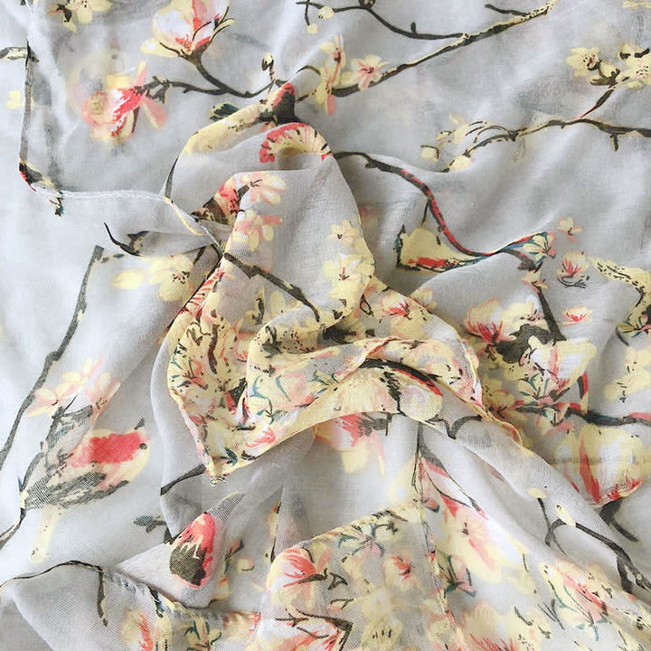 Sciarpa leggera da donna con uccelli floreali in fiore