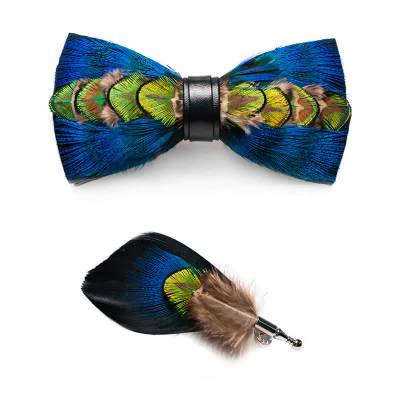 Papillon con piume blu e verde-giallo con spilla da bavero