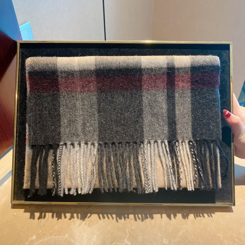 Sciarpa scozzese calda e grande unisex in agnello di Edimburgo - image 27