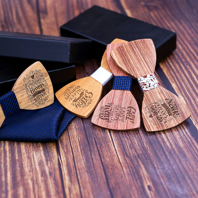 Set di 2 papillon in legno con proverbi da uomo
