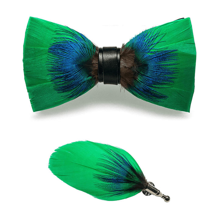 Papillon con piume blu e verde con spilla da bavero - image 3