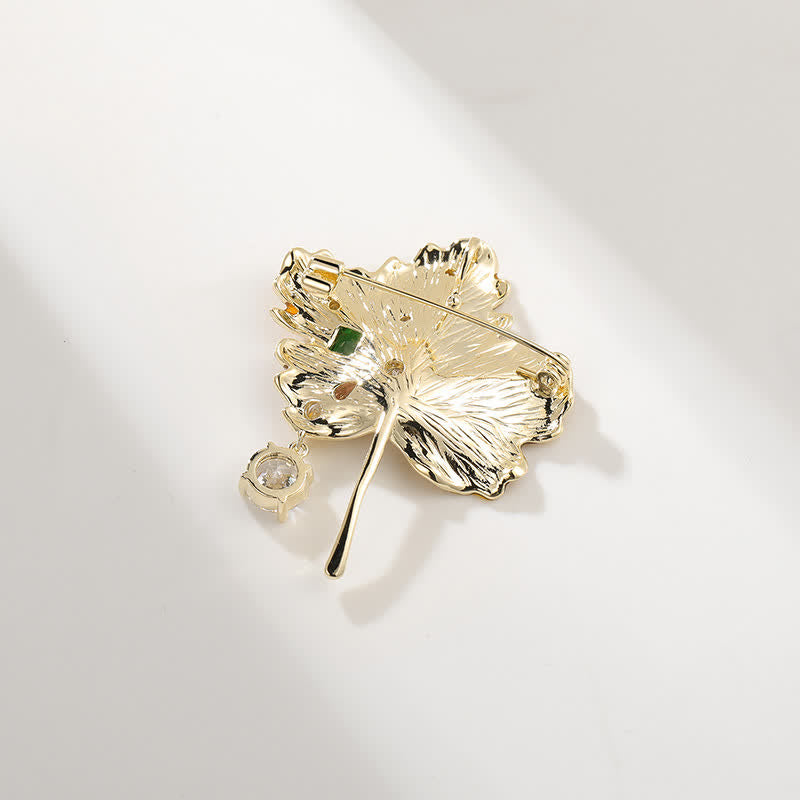 Spilla da donna con foglia d'acero in oro