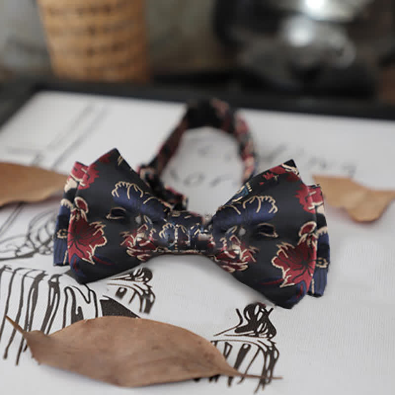 Papillon da uomo con foglie floreali retrò
