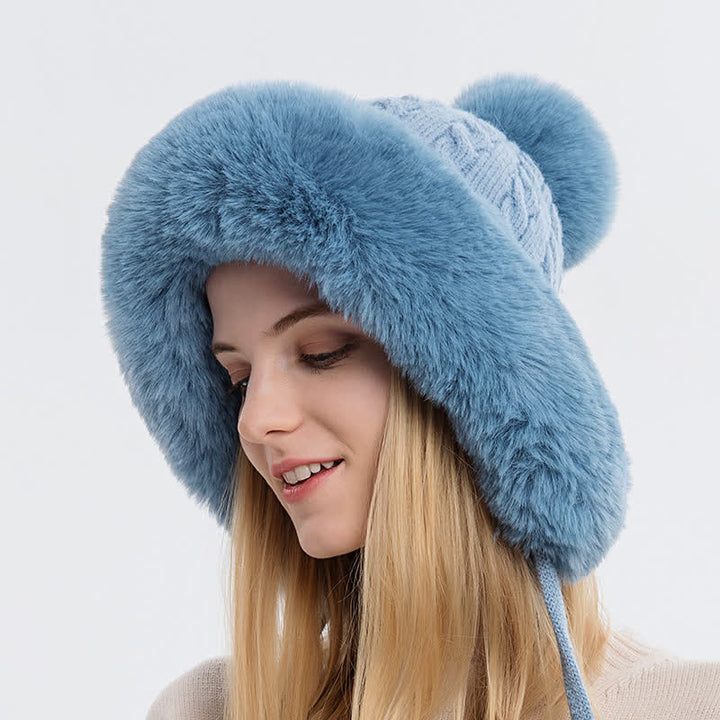 Cappello lavorato a maglia caldo e spesso con pompon tripli da donna