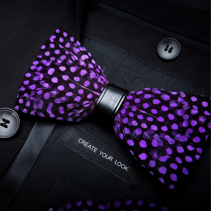 Papillon con piume a pois bianchi viola scuro per bambini con spilla da bavero - image 1
