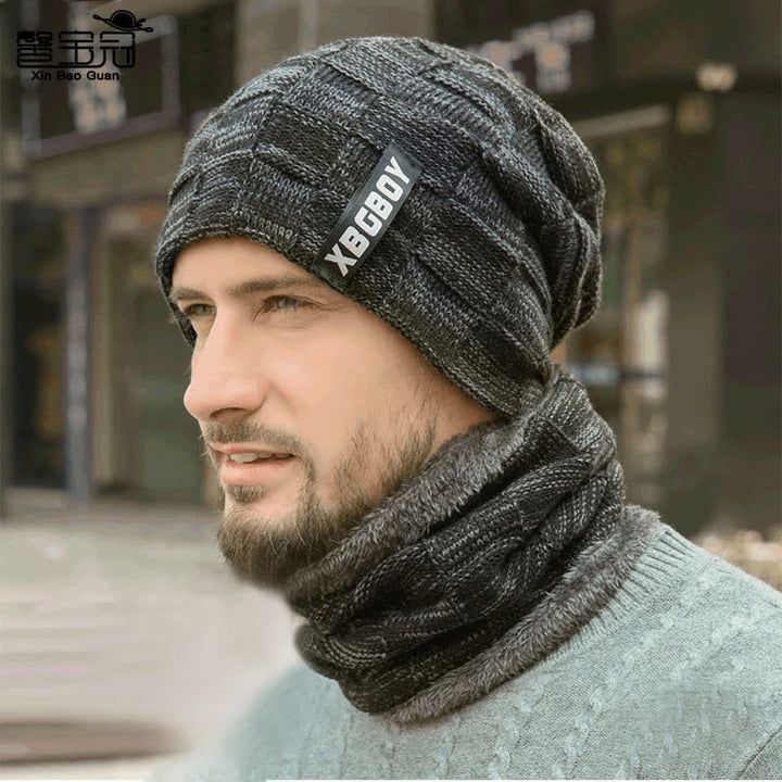 Set berretto e sciarpa in maglia scozzese invernale