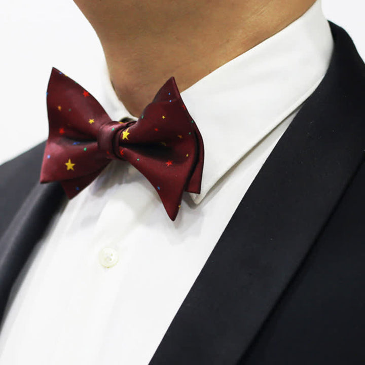 Papillon da uomo con stelle scintillanti colorate bordeaux