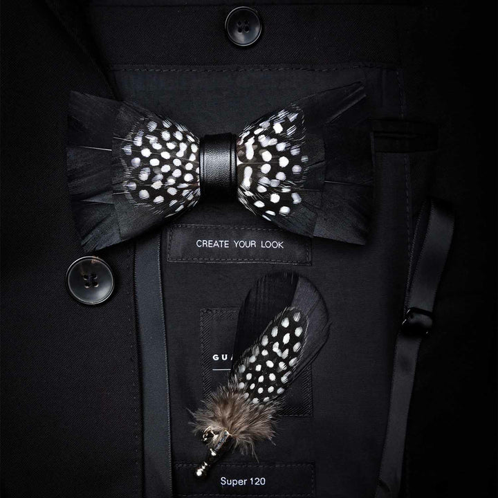Papillon con piume a pois bianchi e neri per bambini con spilla da bavero - Adulto - image 3