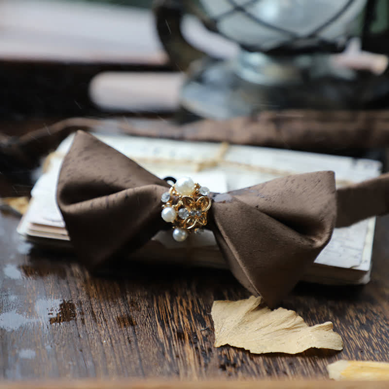Papillon in raso con perle e fiori da uomo