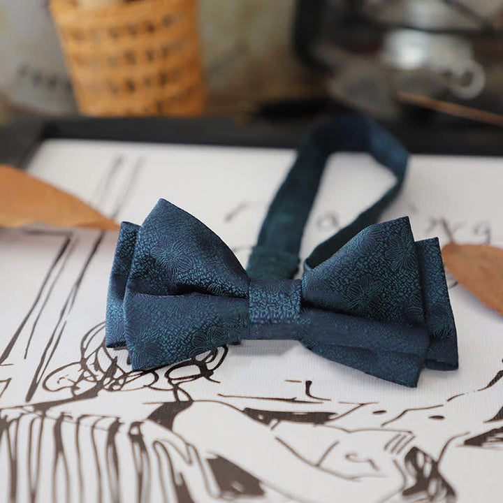 Papillon a righe con pois alla moda da uomo