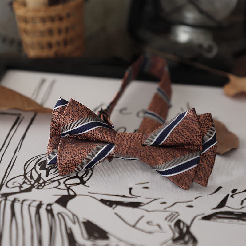 Papillon a righe con pois alla moda da uomo