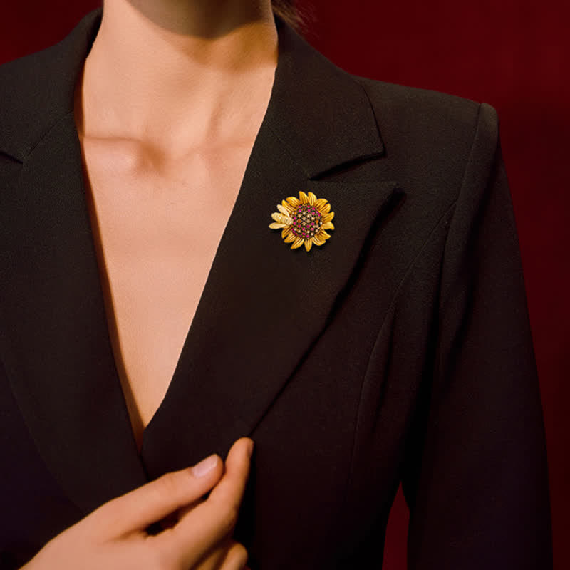 Spilla da donna con ape adorabile e girasole vivido
