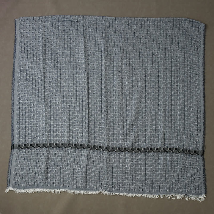 Sciarpa con nappe a quadri e stropicciate, unica nel suo genere, da uomo - image 3