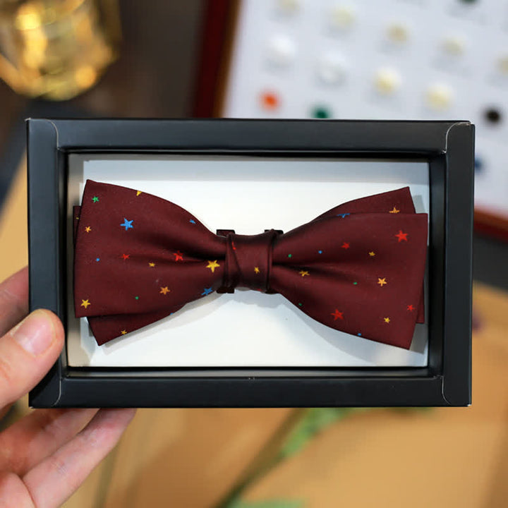 Papillon da uomo con stelle scintillanti colorate bordeaux