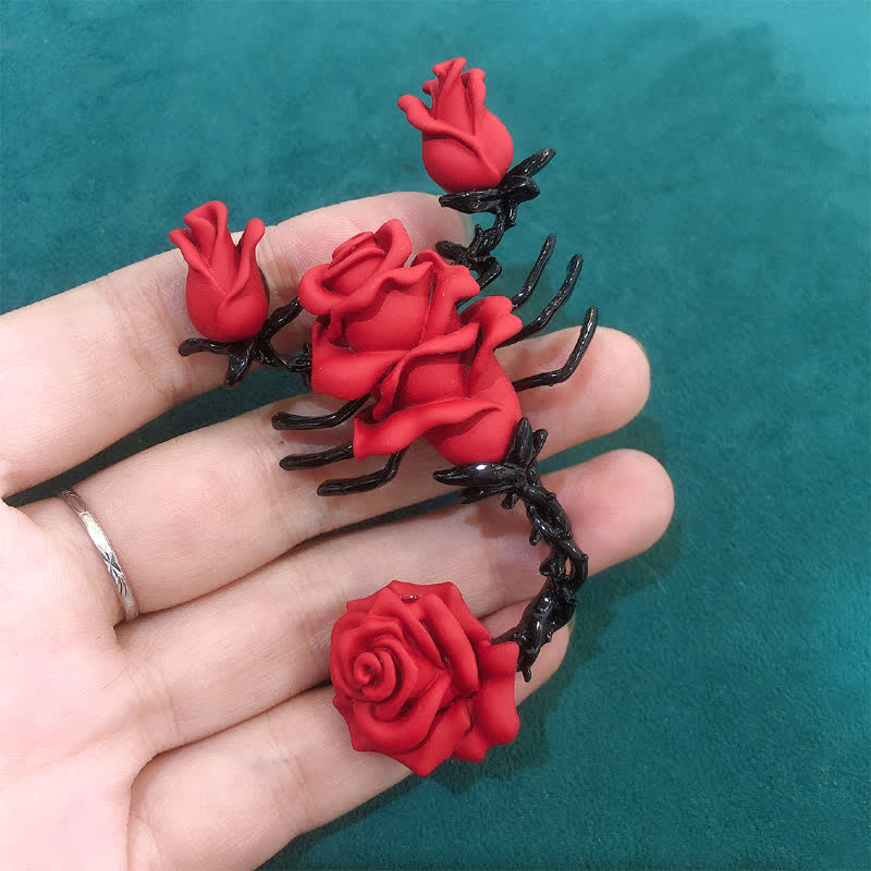 Spilla a forma di rosa scorpione con personalità maschile