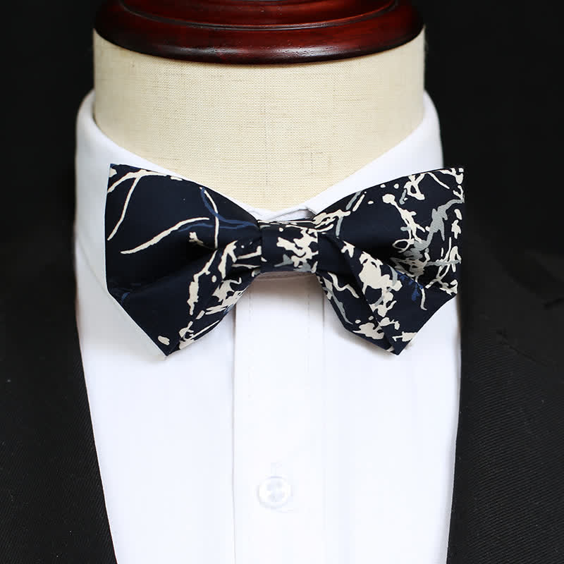 Papillon da uomo con graffiti blu navy e bianco