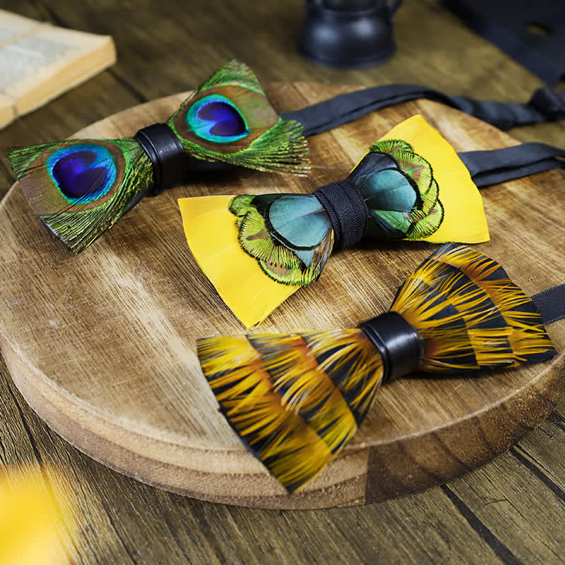 Collezione di papillon con piume di pavone gialle - image 1
