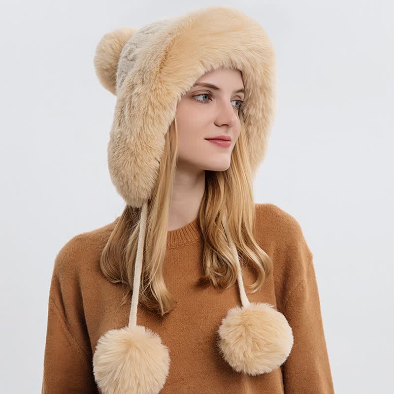 Cappello lavorato a maglia caldo e spesso con pompon tripli da donna